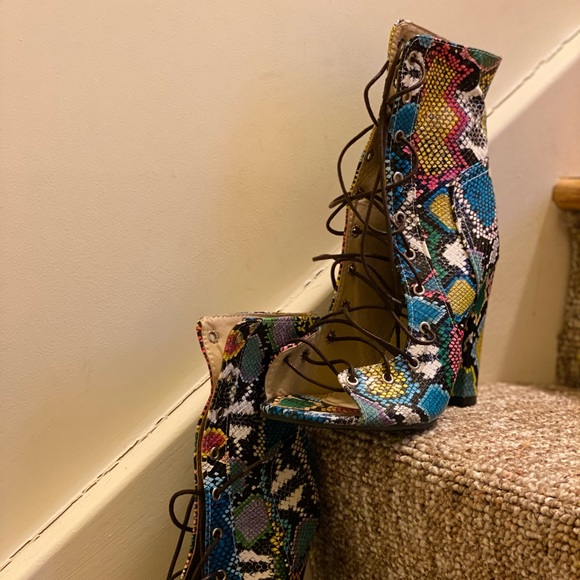 NWOT SUMMA TIME FUN TOE BOOTIE - Picture 3 of 3